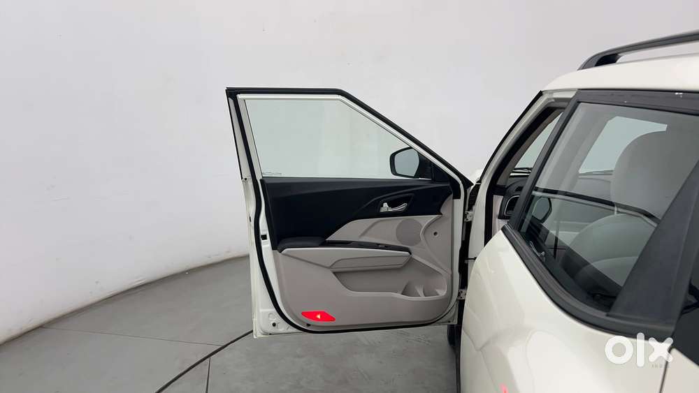 Mahindra Xuv300 W8 Option, 2021, Petrol