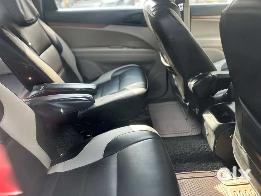 Mahindra Marazzo Diesel 2019 7seater Car