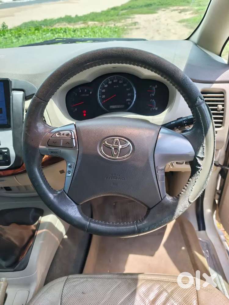 Toyota Innova V Diesel 2014