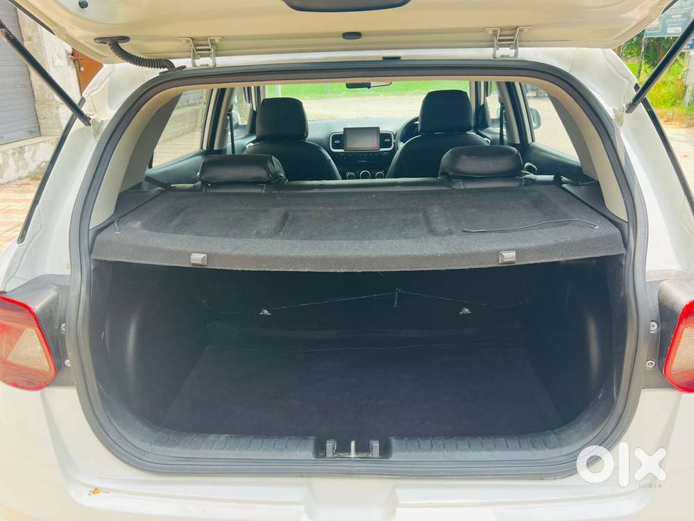 Hyundai Venue 1.2 S Plus, 2022, Petrol