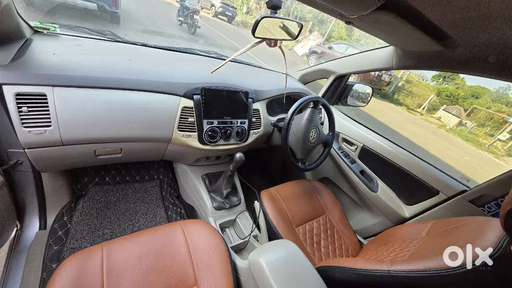 Toyota,innova