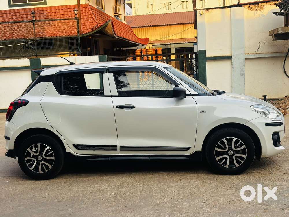 Maruti Suzuki Swift Lxi Optional-o, 2024, Petrol