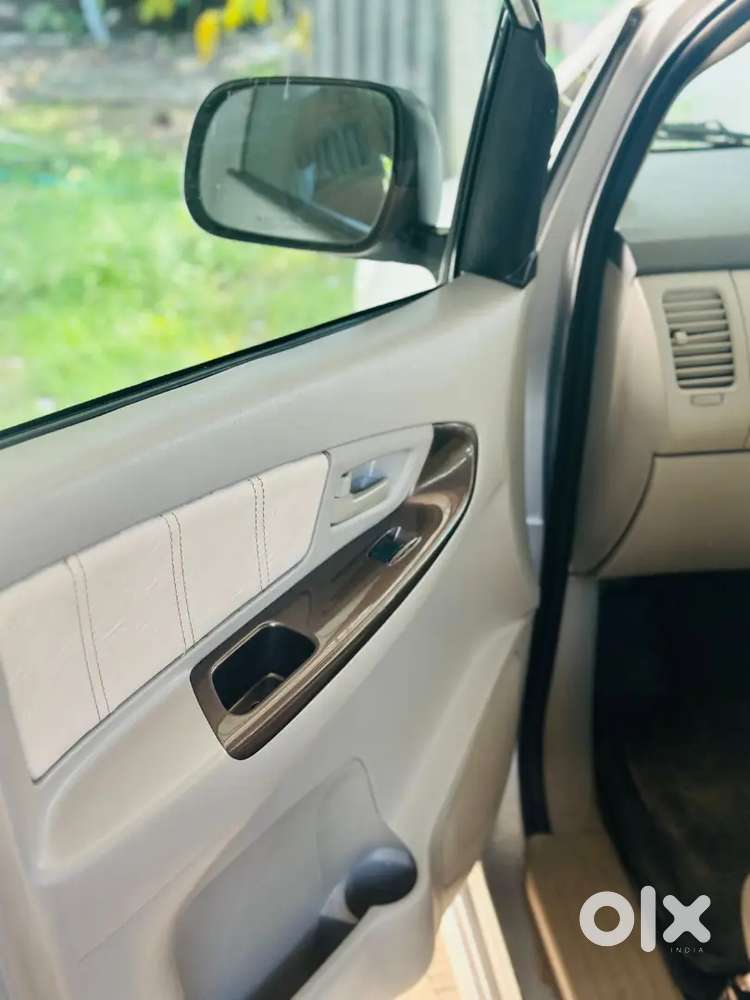 Reliable Family Companion: 2012 Innova Diesel (8 Seats) - Guruvayur