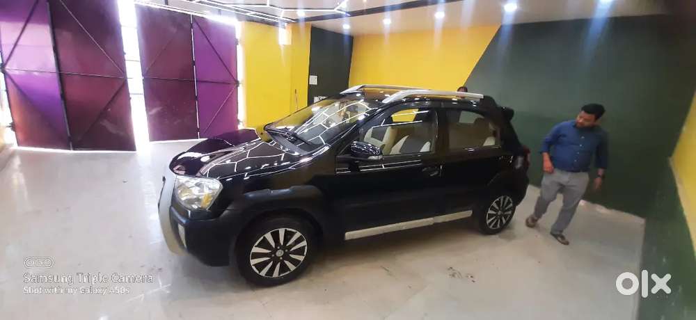 Toyota Etios Cross 2015