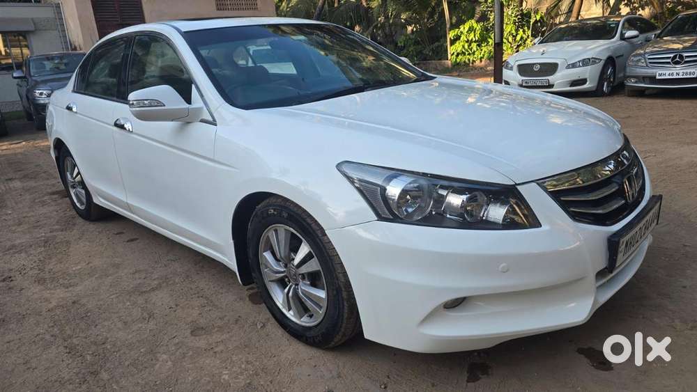 Honda Accord 2.4 Elegance Manual, 2011, Petrol