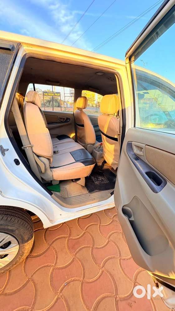 Toyota Innova 2.5 G (diesel) 8 Seater, 2010, Diesel