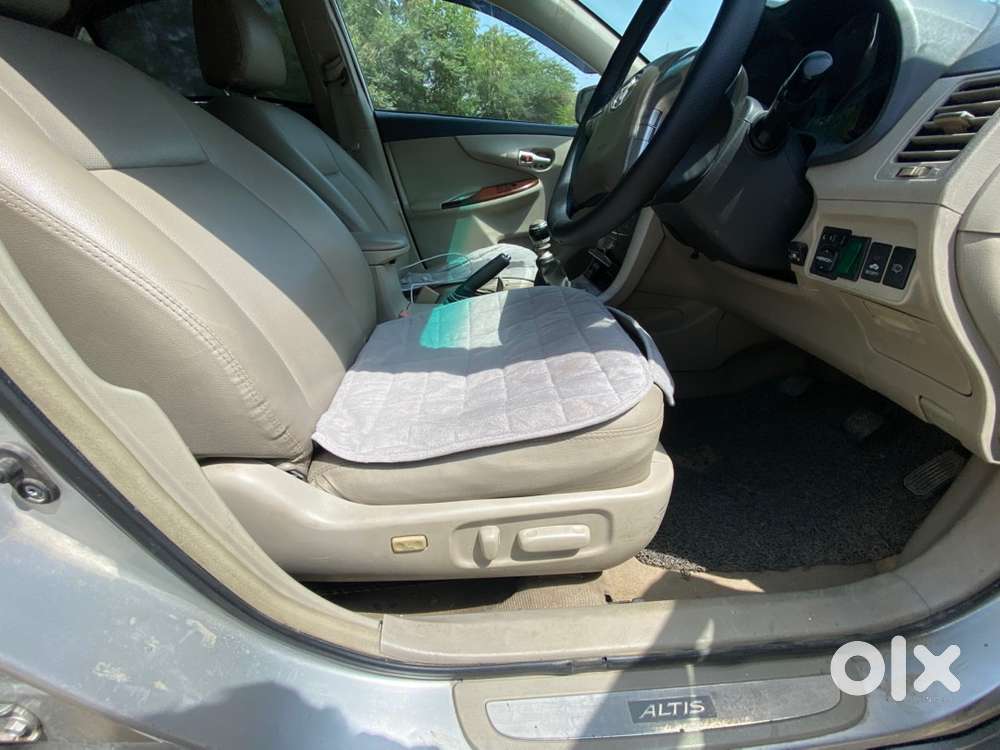 Toyota Corolla Altis 2011
