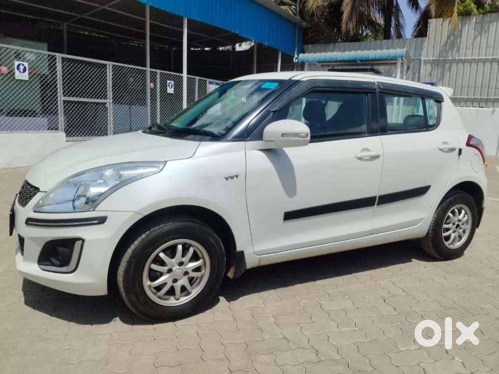 Maruti Suzuki Swift Vxi 1.2 Abs Bs-iv, 2017, Petrol