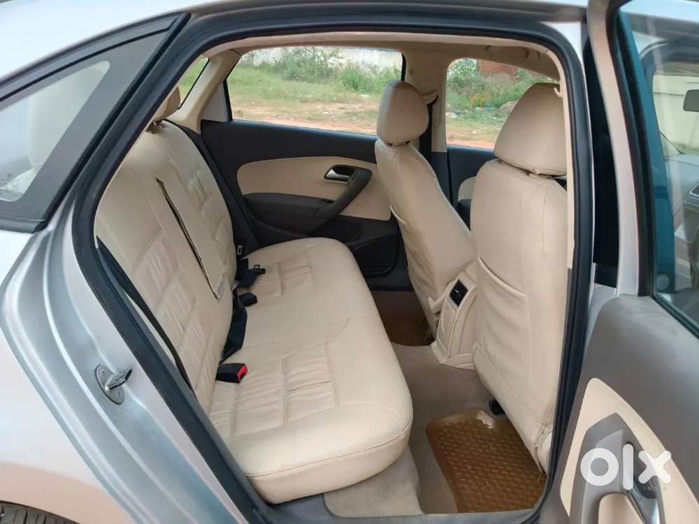 Volkswagen Vento Highline Petrol 2011 Drive