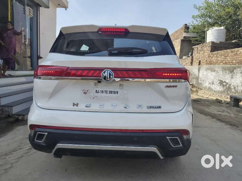Mg Hector 2025 Petrol 1050 Km Driven