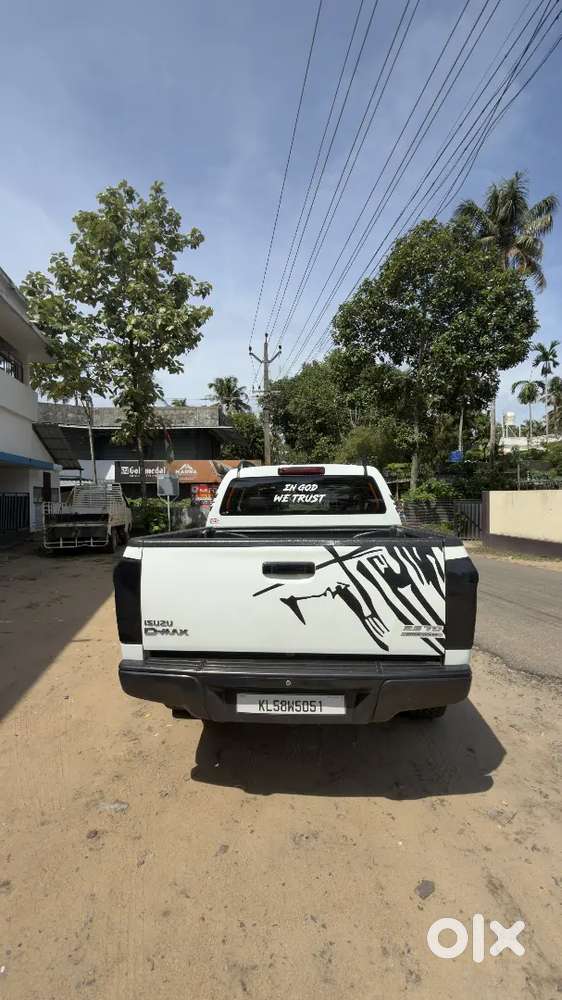 Fully Modified Isuzu D-max V-cross 2017 Diesel Showroom Maintained