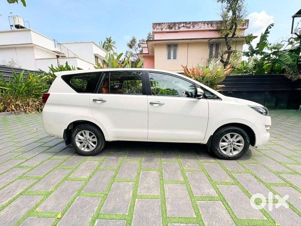 Toyota Innova Crysta 2.4 V, 2017, Diesel