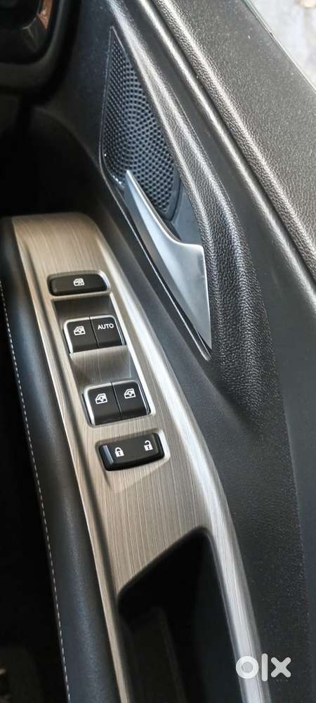 Mg Hector Petrol 2025, 6000 Km Driven