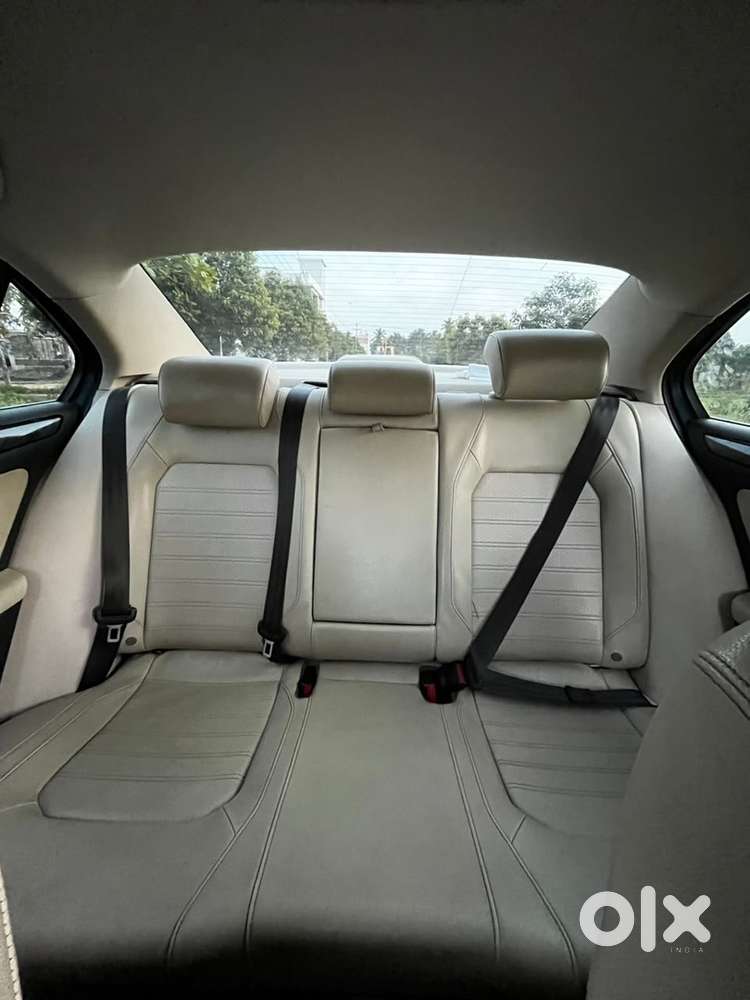 Volkswagen Jetta 2.0 Tdi Highline At ; 2015 | Diesel | Automatic