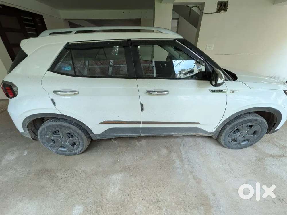 Hyundai Venue S Plus 1.2 Petrol Mt (oct 2024)  Hr-08  Mint Condition