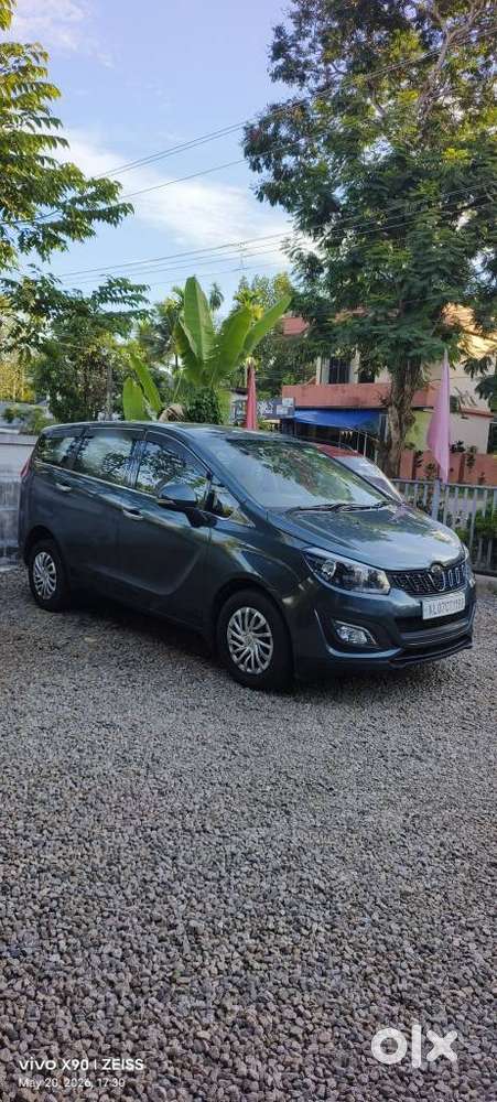 Mahindra Marazzo M4, 2019, Diesel