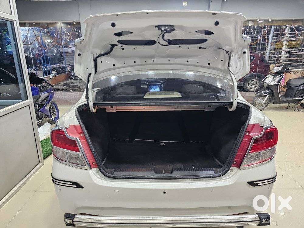 Maruti Suzuki Dzire Vxi Ags, 2022, Petrol