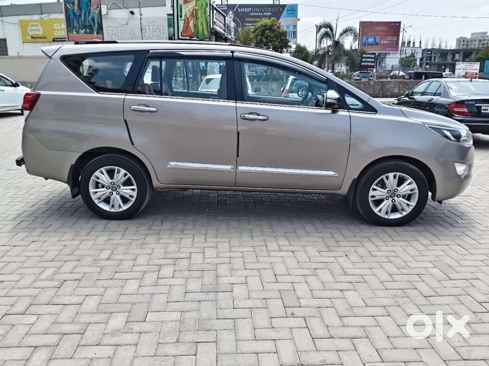 Toyota Innova Crysta 2.8 Zx At 7 Seater, 2016, Diesel