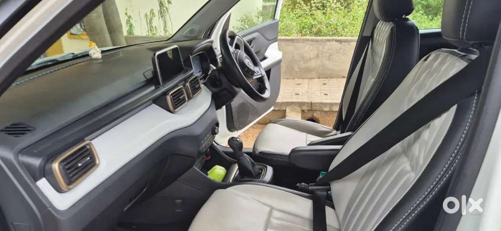 Tata Punch Dazzle Sunroof 2024