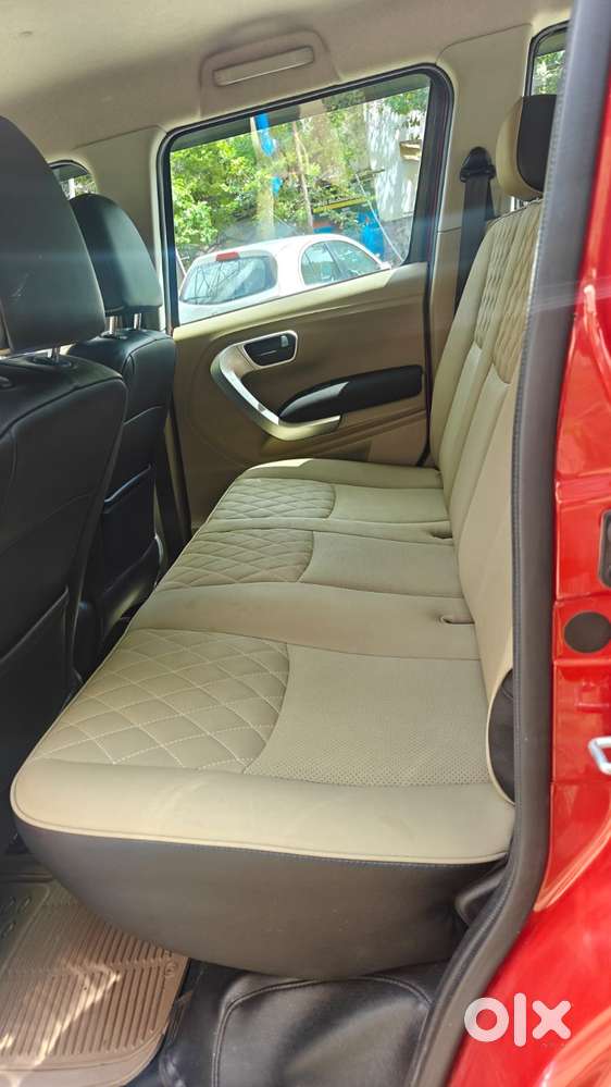 Mahindra Tuv 300 T10, 2018, Diesel