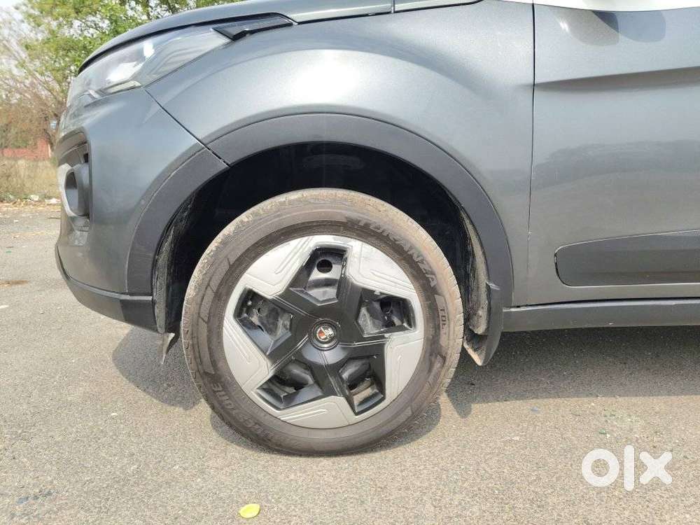 Tata Nexon, 2023, Petrol