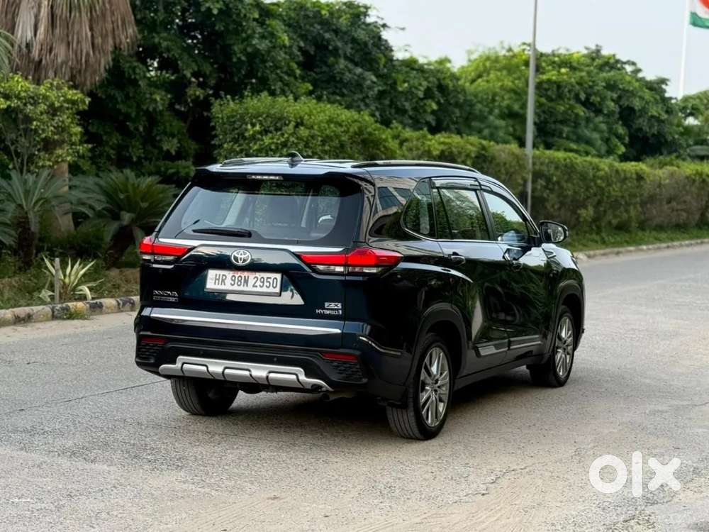 Toyota Innova Hycross 2.0 Zx (o) Hybrid 7 Str, 2023, Petrol