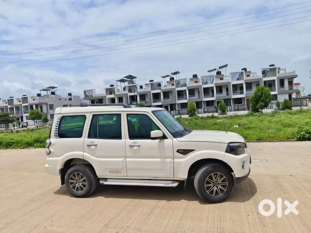 Mahindra Scorpio 2015
