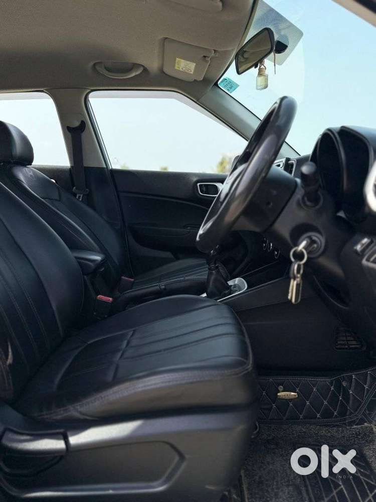Hyundai Venue 1.2 S Plus, 2020, Cng & Hybrids