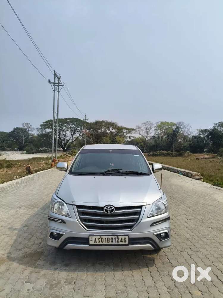 Innova G 8 Seater Diesel