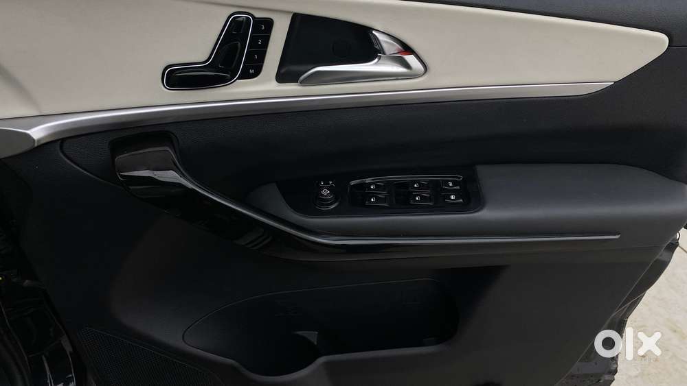 Mahindra Xuv700 2.2 Ax 7 Diesel Mt Luxury Pack Str, 2024, Diesel