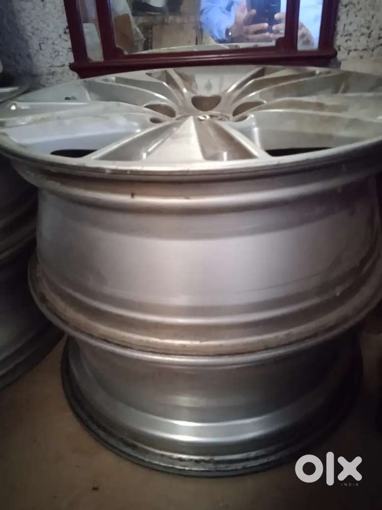 Crysta Alloy Wheels And Seat Cover For Sale