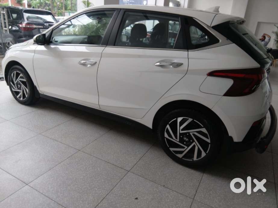 Hyundai I20 Asta (o) 1.2 Mt, 2025, Petrol