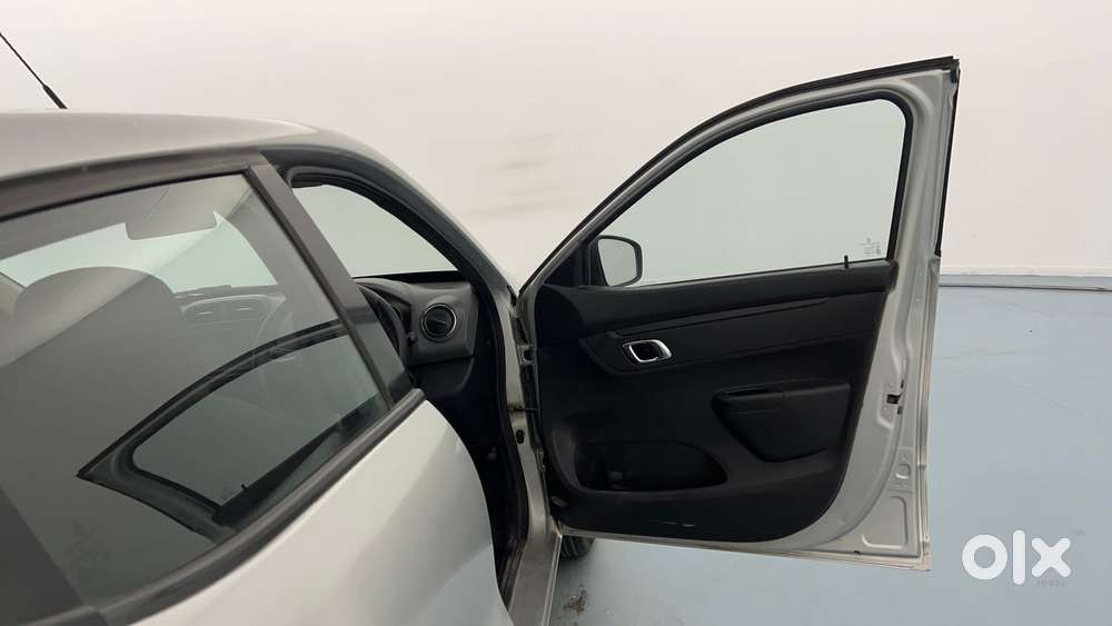Renault Kwid 2019-ongoing 1.0 Rxt (o), 2019, Petrol