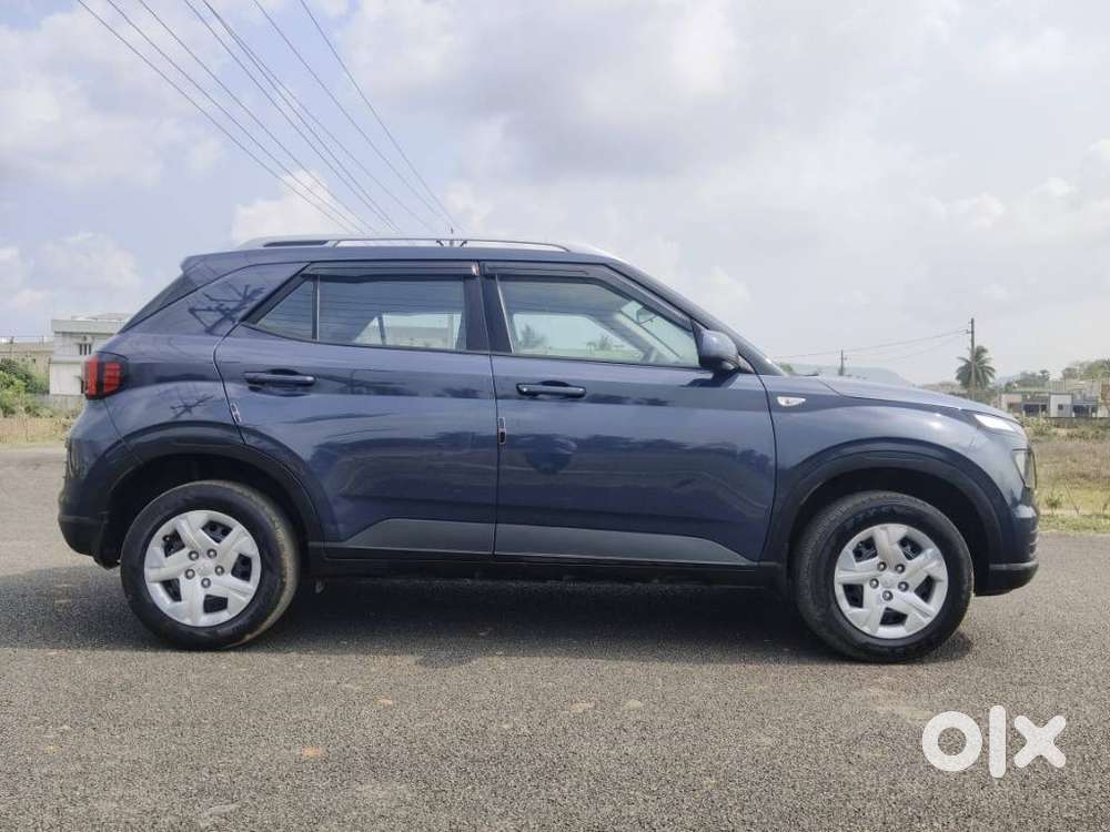 Hyundai Venue 1.2 S (o), 2023, Petrol