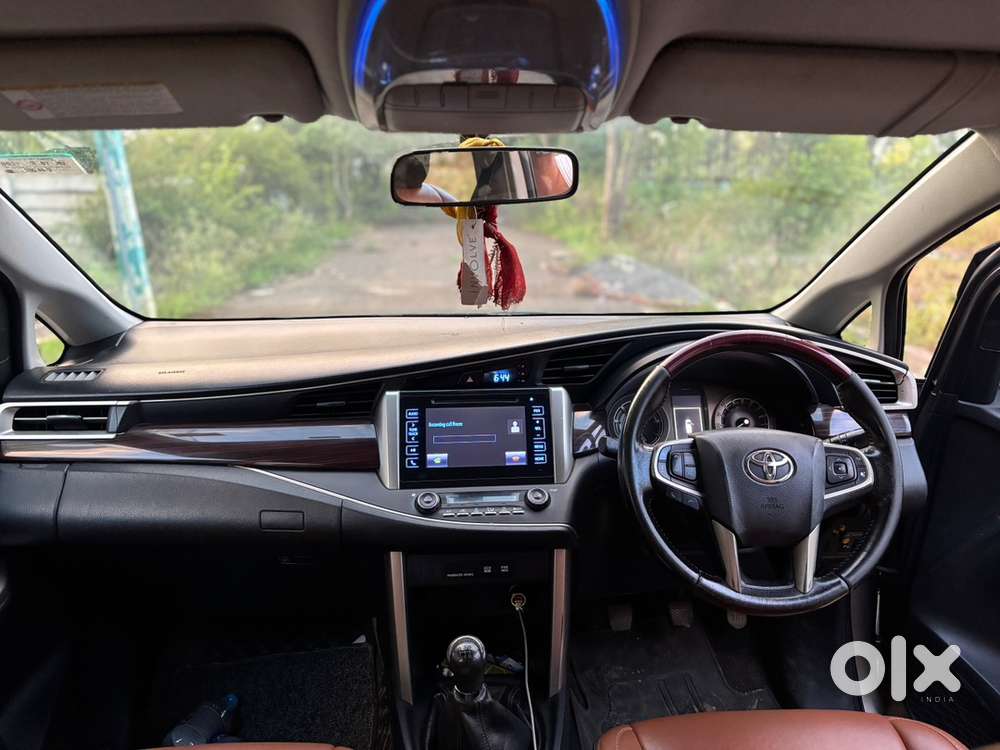 Toyota Innova Crysta 2017 Variant