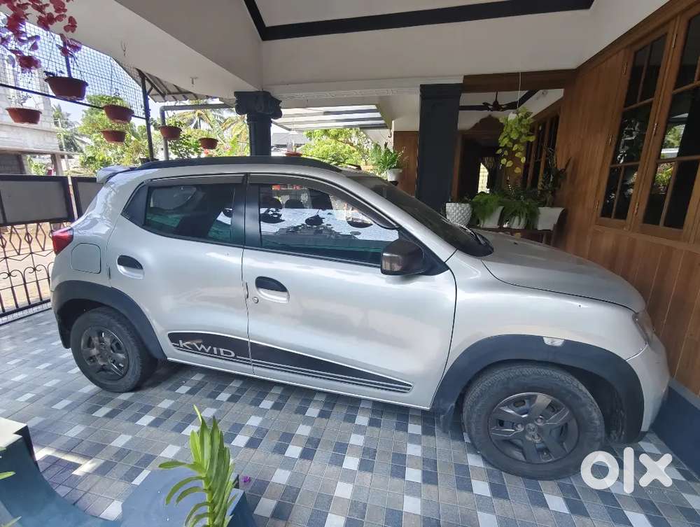 Well Maintained, Full Showroom Service No Accident No Replacement