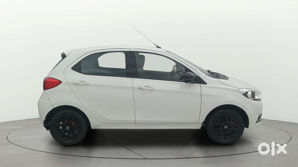 Tata Tiago 1.2 Revotron Xza, 2018, Petrol