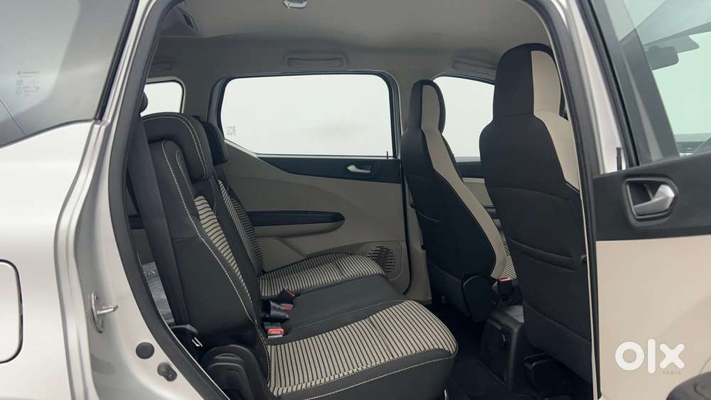 Renault Triber Rxz, 2024, Petrol