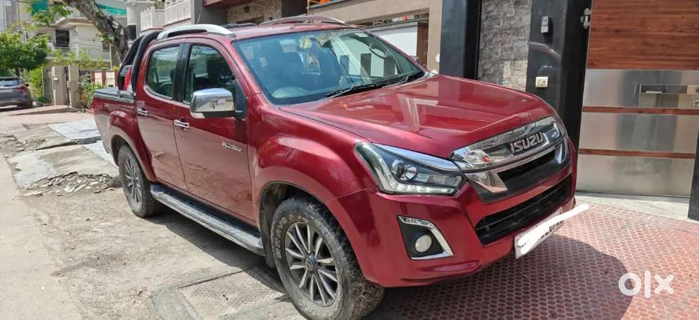 Isuzu V-cross 2019