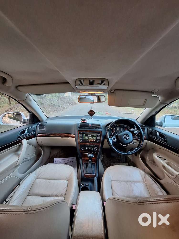 Skoda Laura Ambiente 2.0 Tdi Cr Automatic, 2011, Diesel