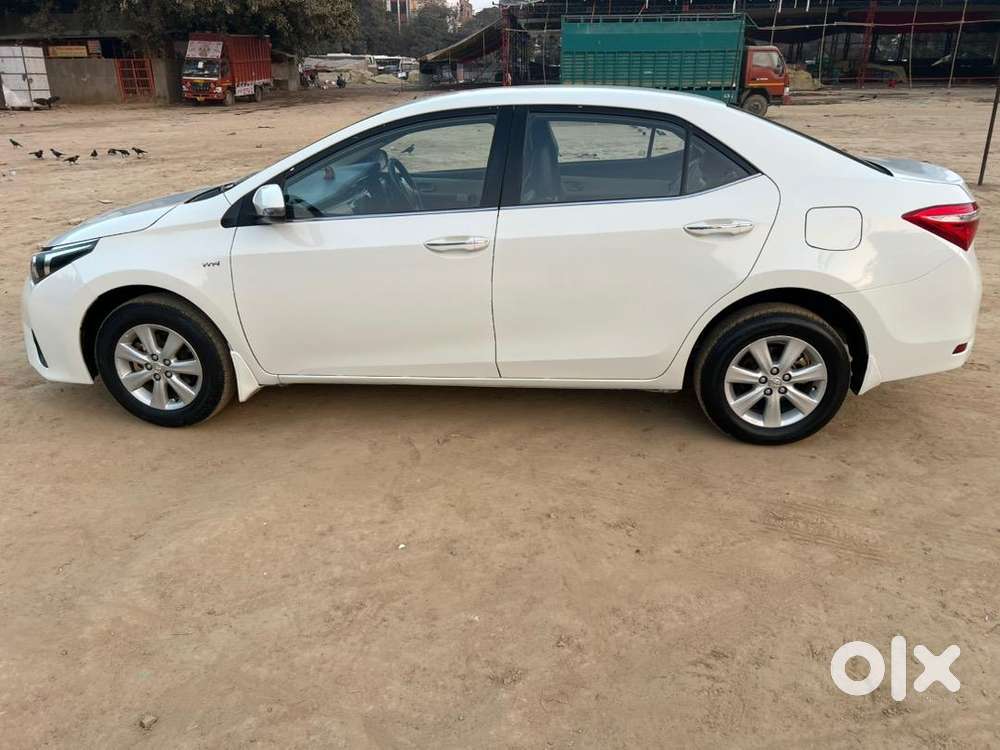 Toyota Corolla Altis 2015 Petrol G Automatic  Well Maintained