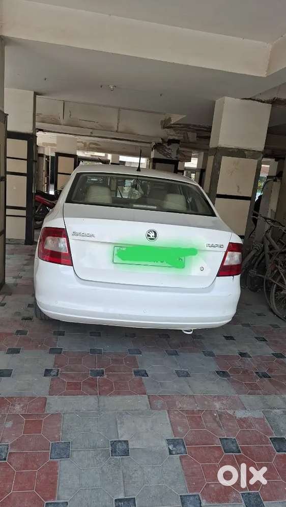 Skoda Rapid Elegance 2014 Package Black