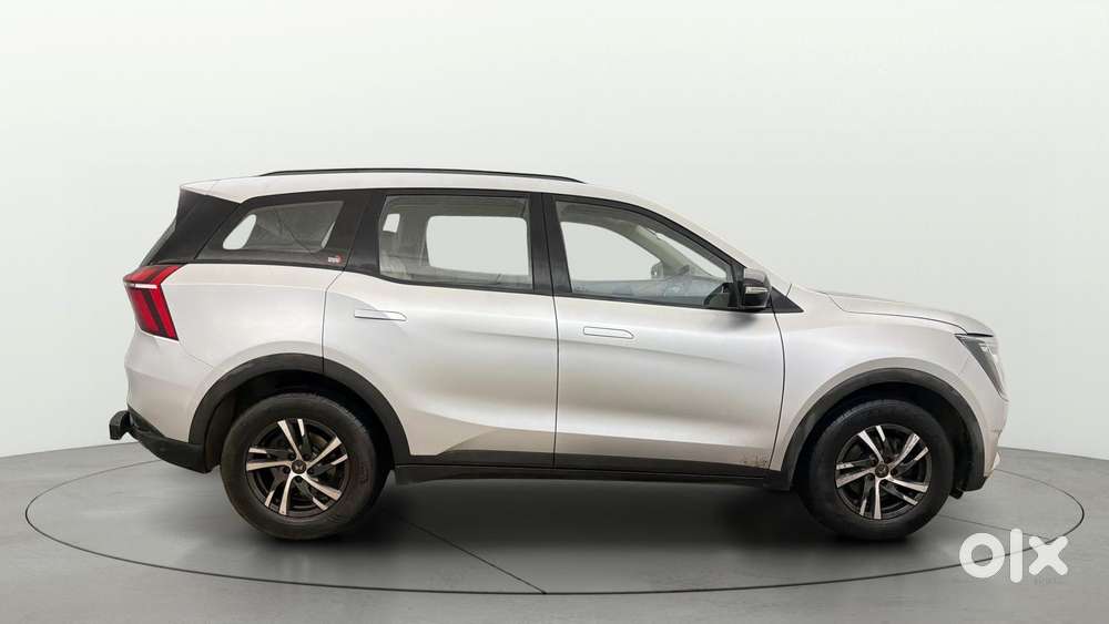 Mahindra Xuv700 2.0 Ax 5 Petrol At Str, 2022, Petrol