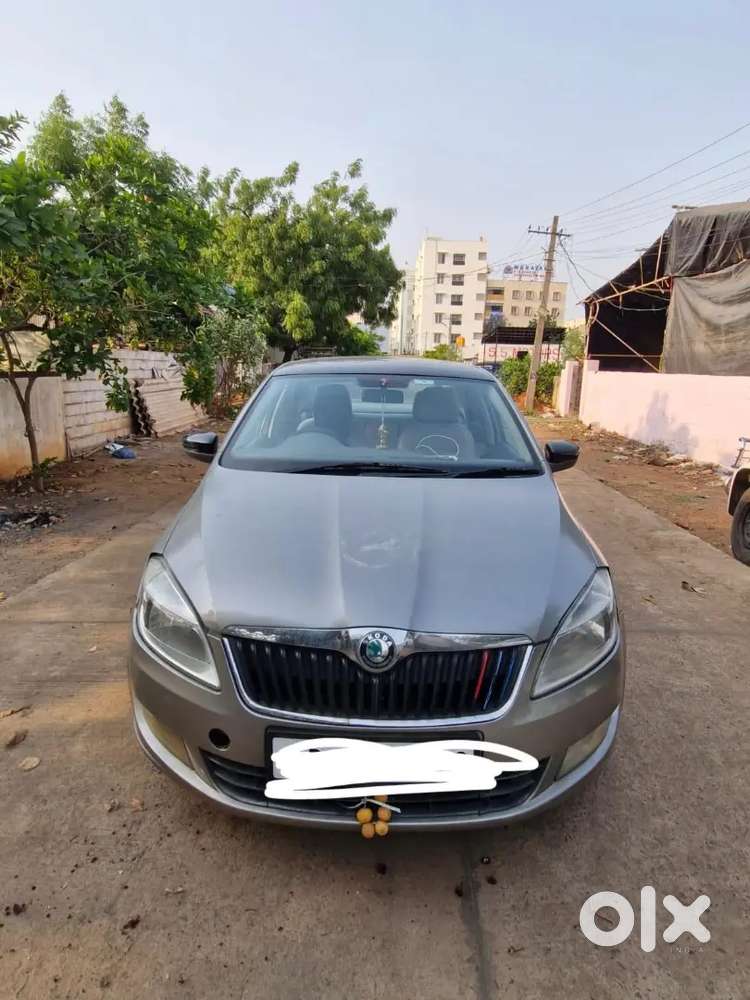 Skoda Rapid Ambition Plus 2013