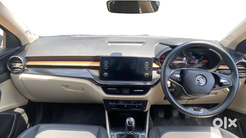 Skoda Slavia Style 1.0l Tsi Mt, 2023, Petrol
