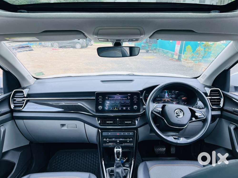 Skoda Kushaq 1.0 Tsi Style At (6 Airbags), 2023, Petrol