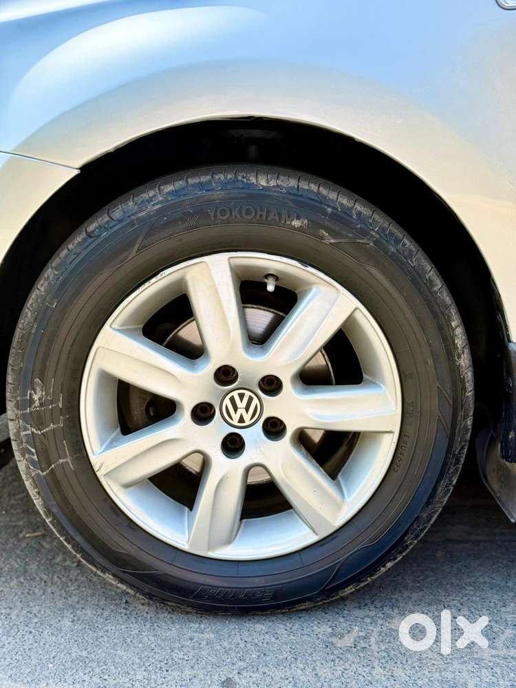 Volkswagen Vento 2010-2013 Petrol Highline, 2011, Petrol