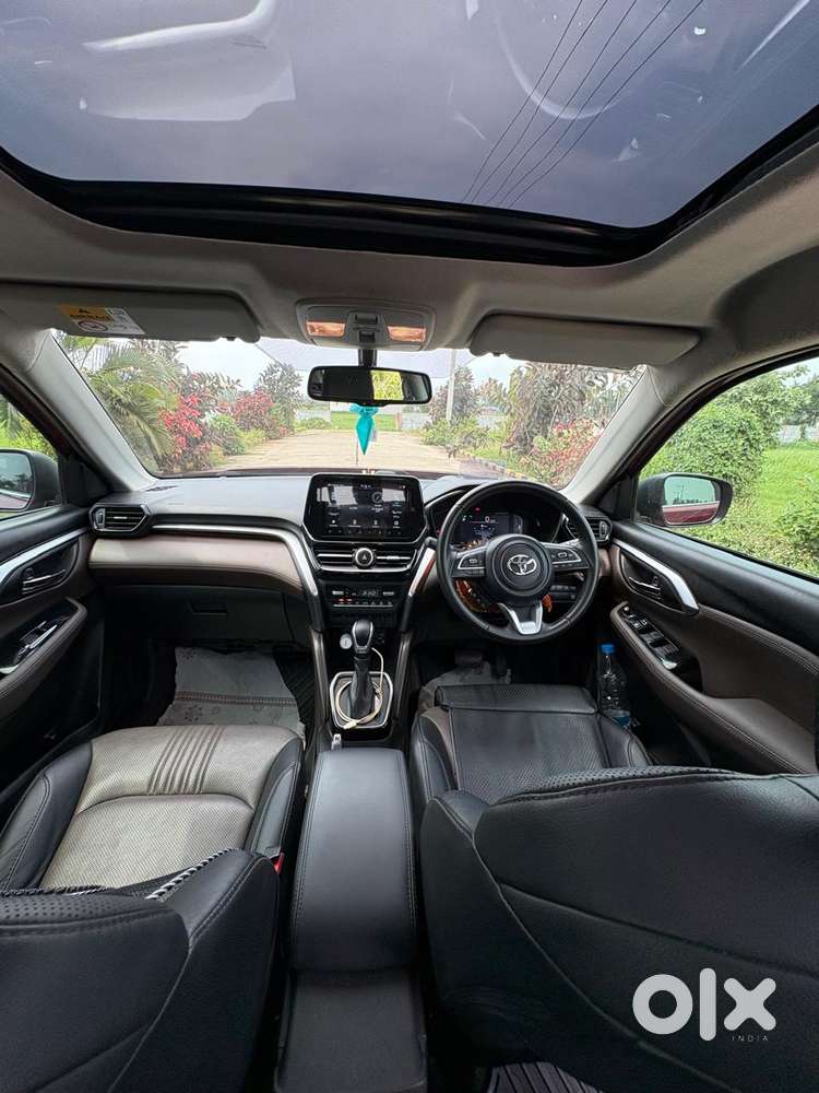 Toyota Urban Cruiser Hyryder 1.5 V Hybrid, 2025, Cng & Hybrids