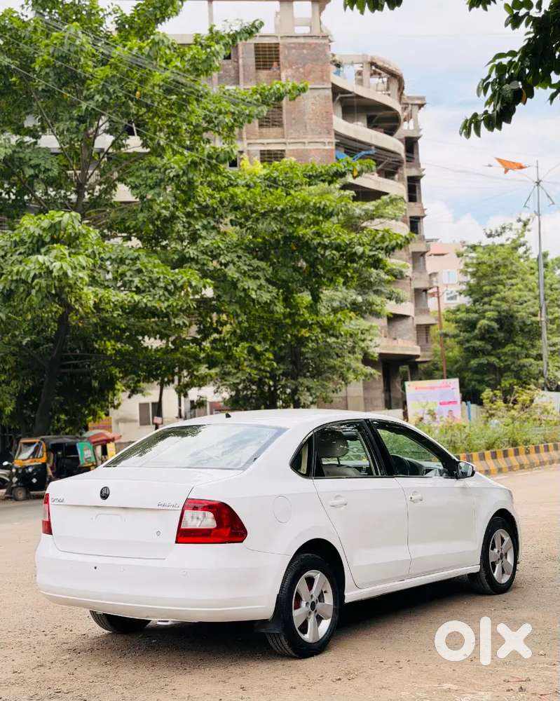 Skoda Rapid 1.6 Ambition 2016