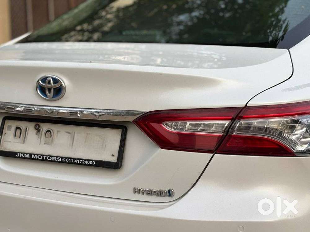 Toyota Camry 2.5 Hybrid, 2020, Cng & Hybrids